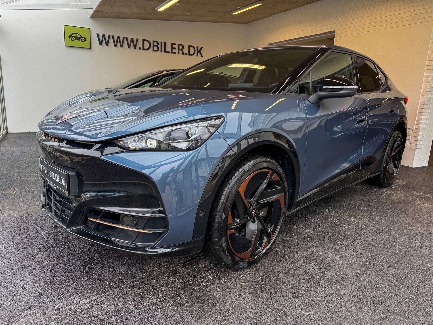 Blå Cupra Tavascan fra 2025