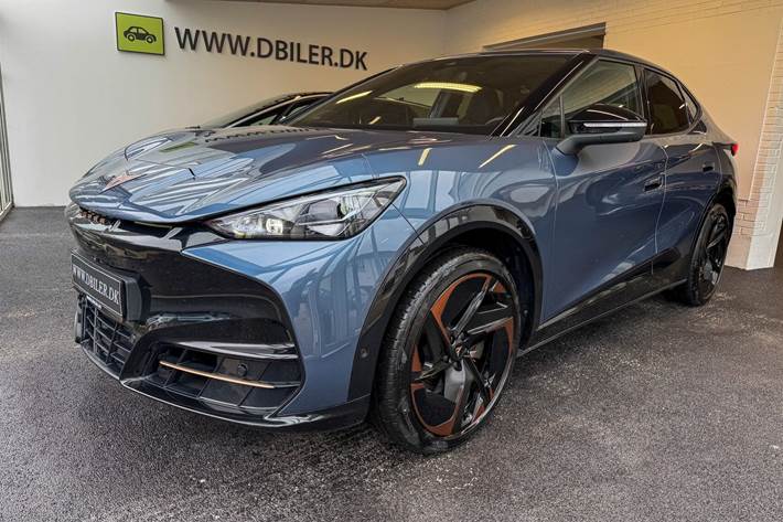 Blå Cupra Tavascan fra 2025