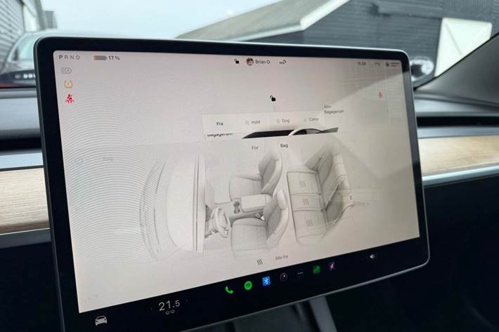 Hvid Tesla Model 3 fra 2022