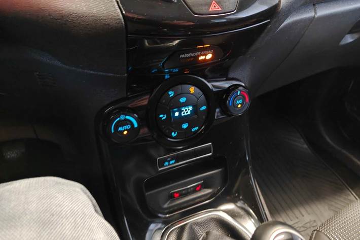 Gul Ford Fiesta fra 2016