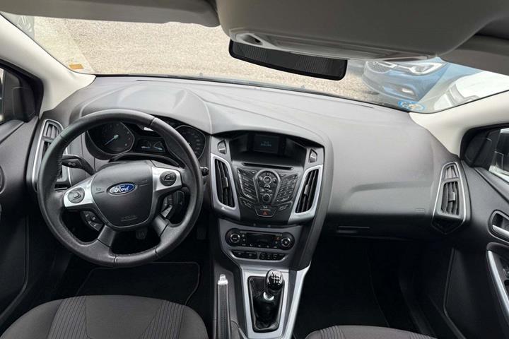 Sort Ford Focus fra 2012
