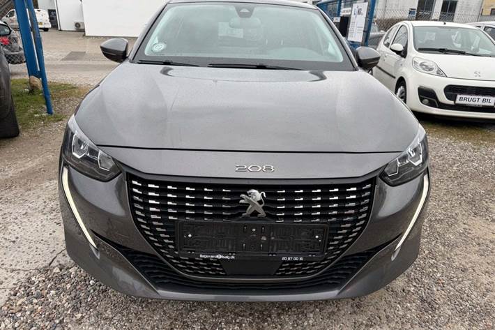 Grå Peugeot 208 fra 2020