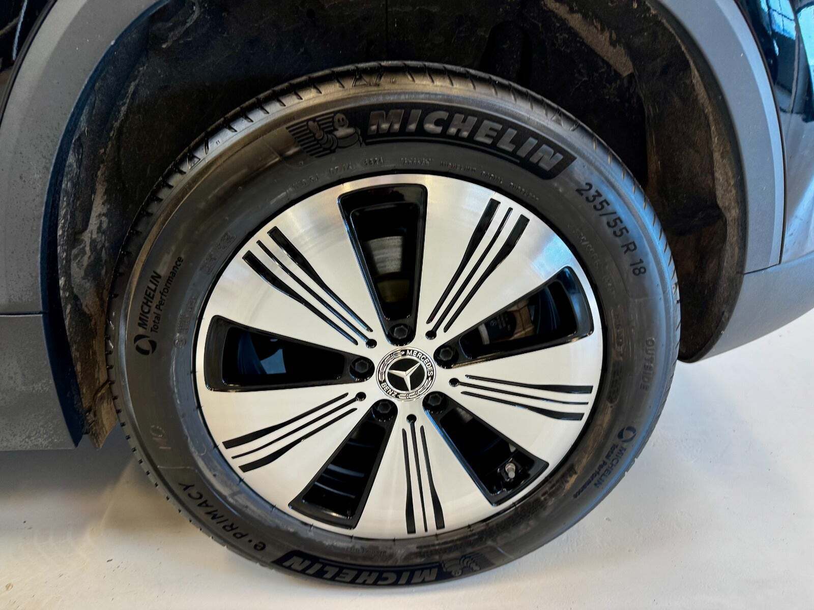 Sort Mercedes EQA250 fra 2022