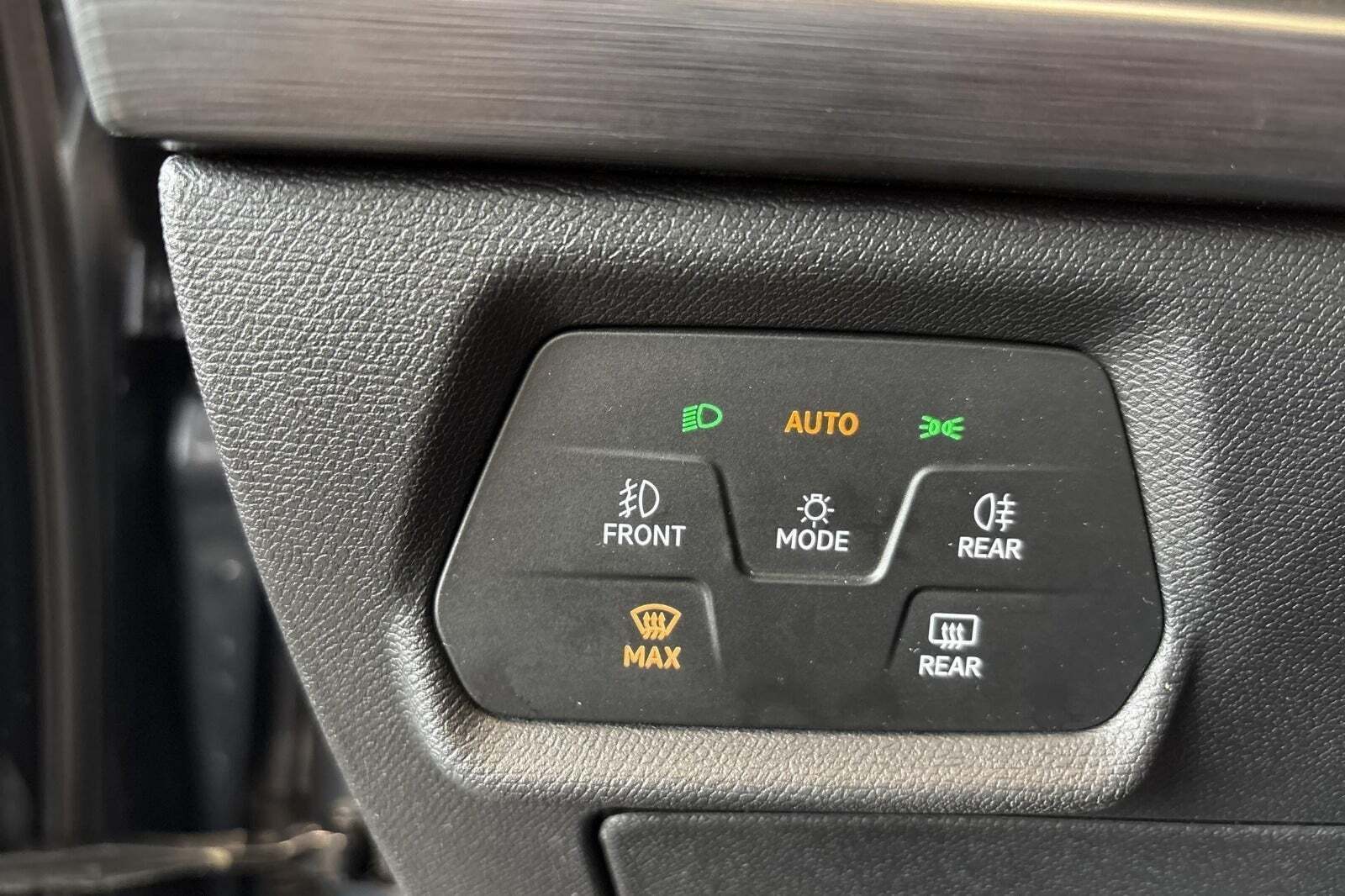 Grå Cupra Leon fra 2021