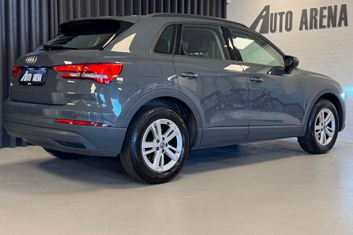 Grå Audi Q3 fra 2019