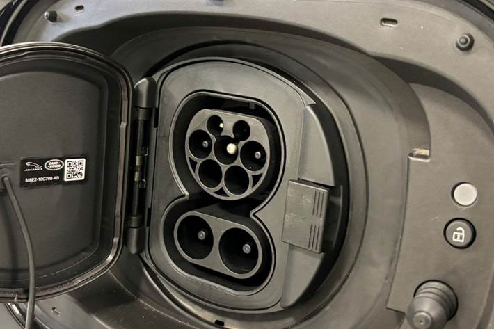 Sort Land Rover Range Rover fra 2025