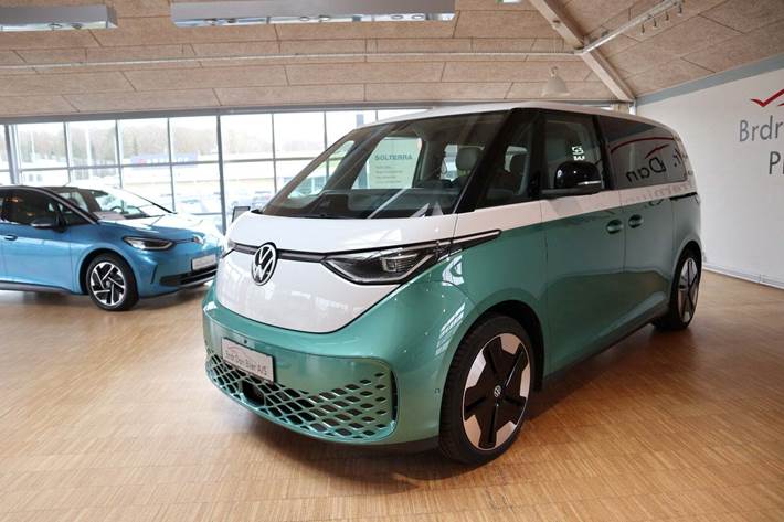 Grøn VW ID.Buzz fra 2024