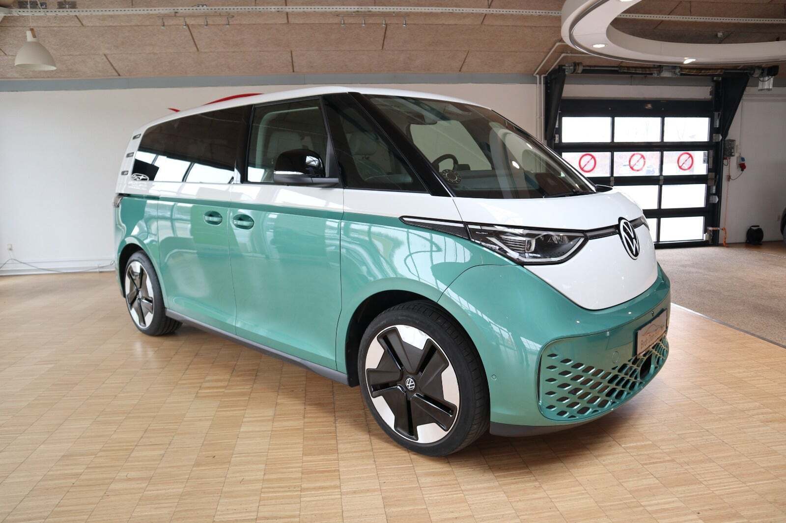 VW ID.Buzz 77 Style 75 Years Edition SWB