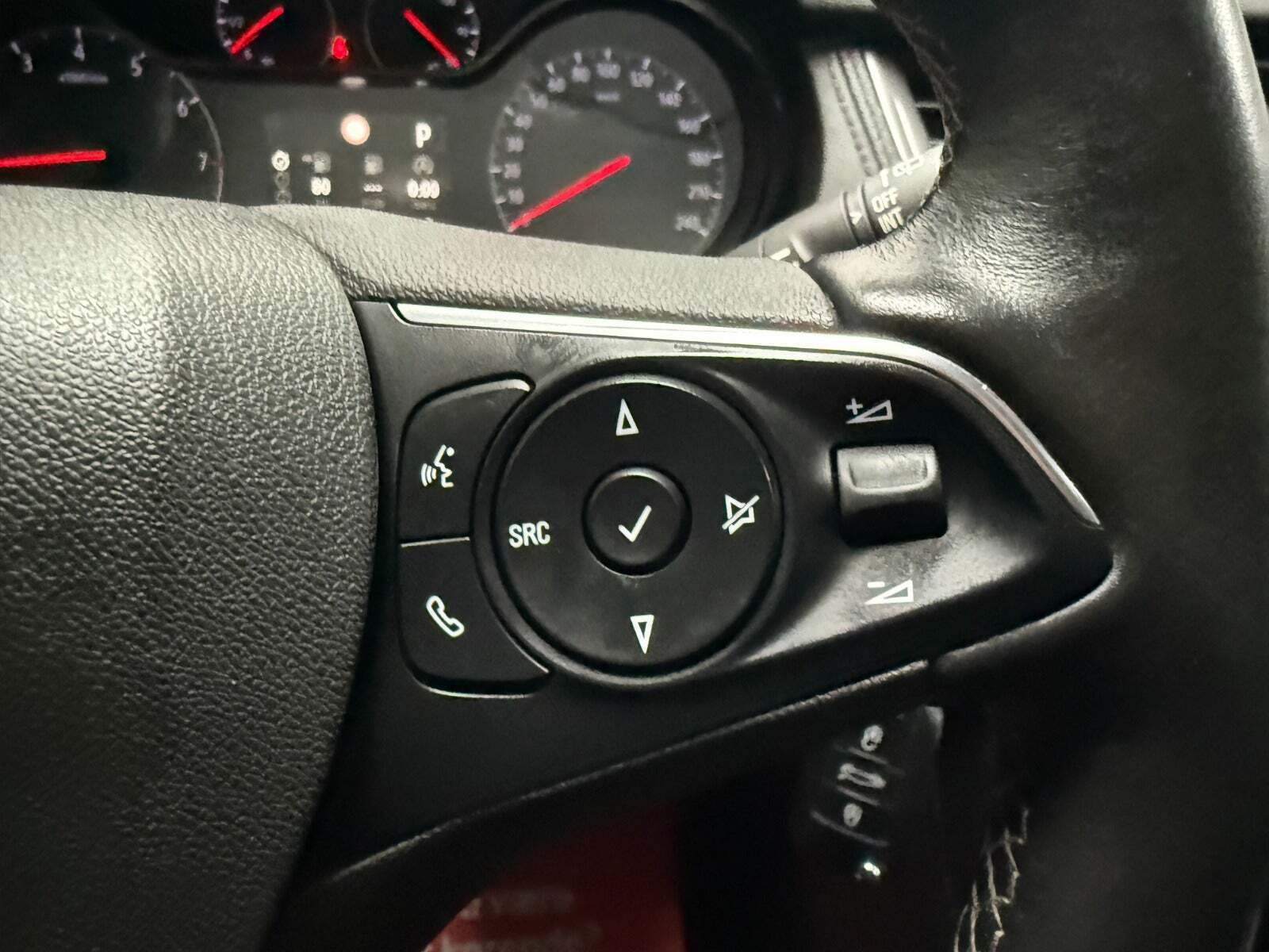 Blå Opel Grandland X fra 2021