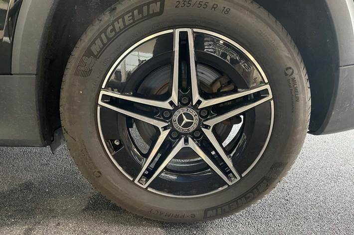 Sort Mercedes EQB250+ fra 2025