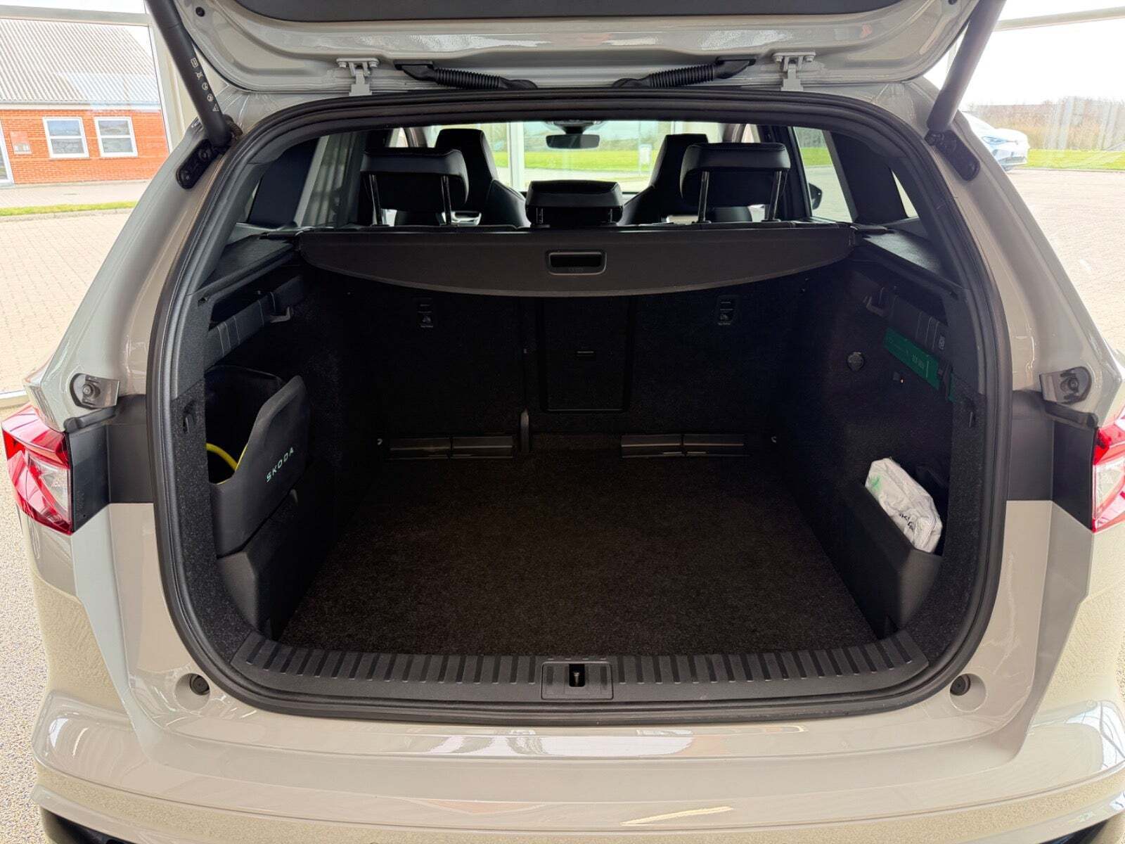 Grå Skoda Enyaq fra 2026