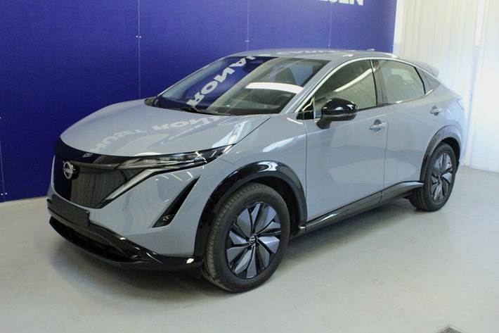 Grå Nissan Ariya fra 2024
