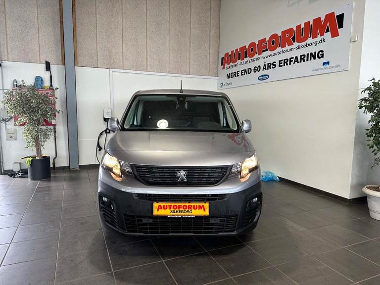 Peugeot Partner 1,5 BlueHDi 130 L2V2 Ultimate EAT8 Van