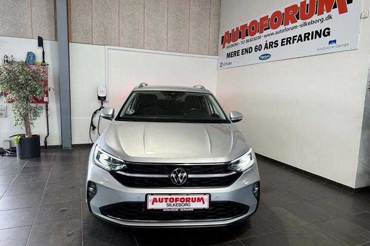 Grå VW Taigo fra 2023