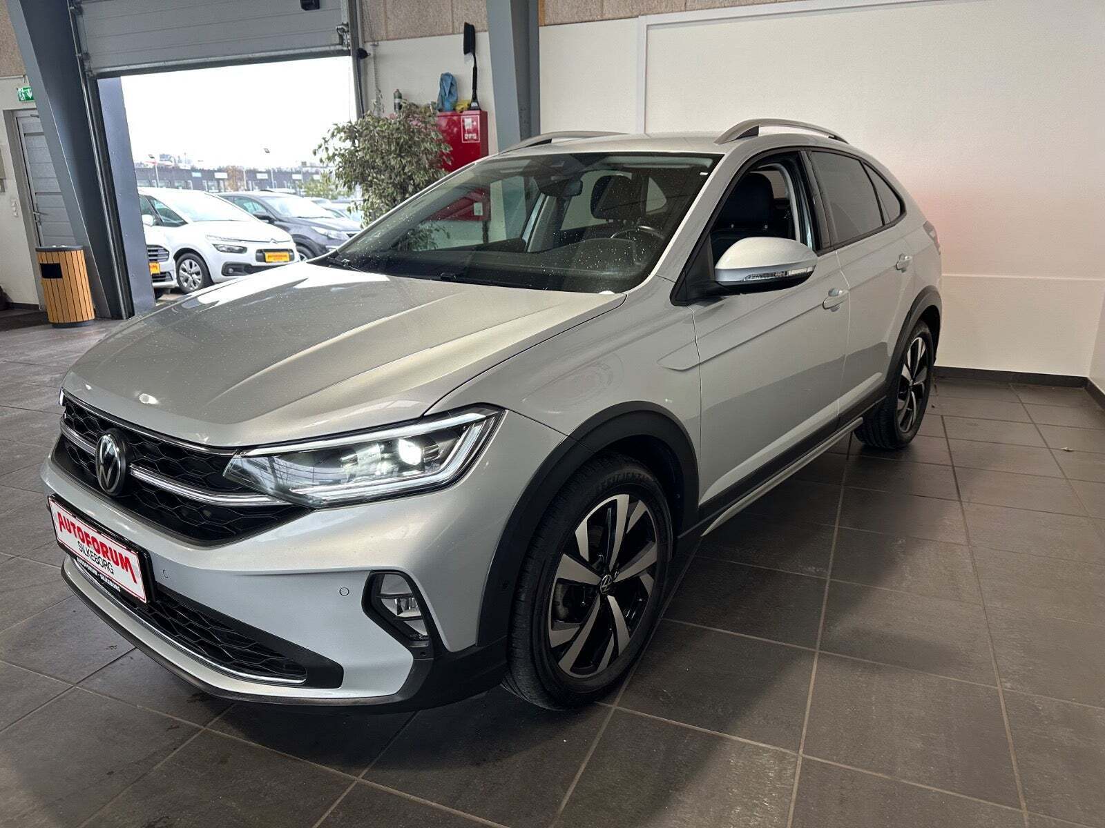 Grå VW Taigo fra 2023