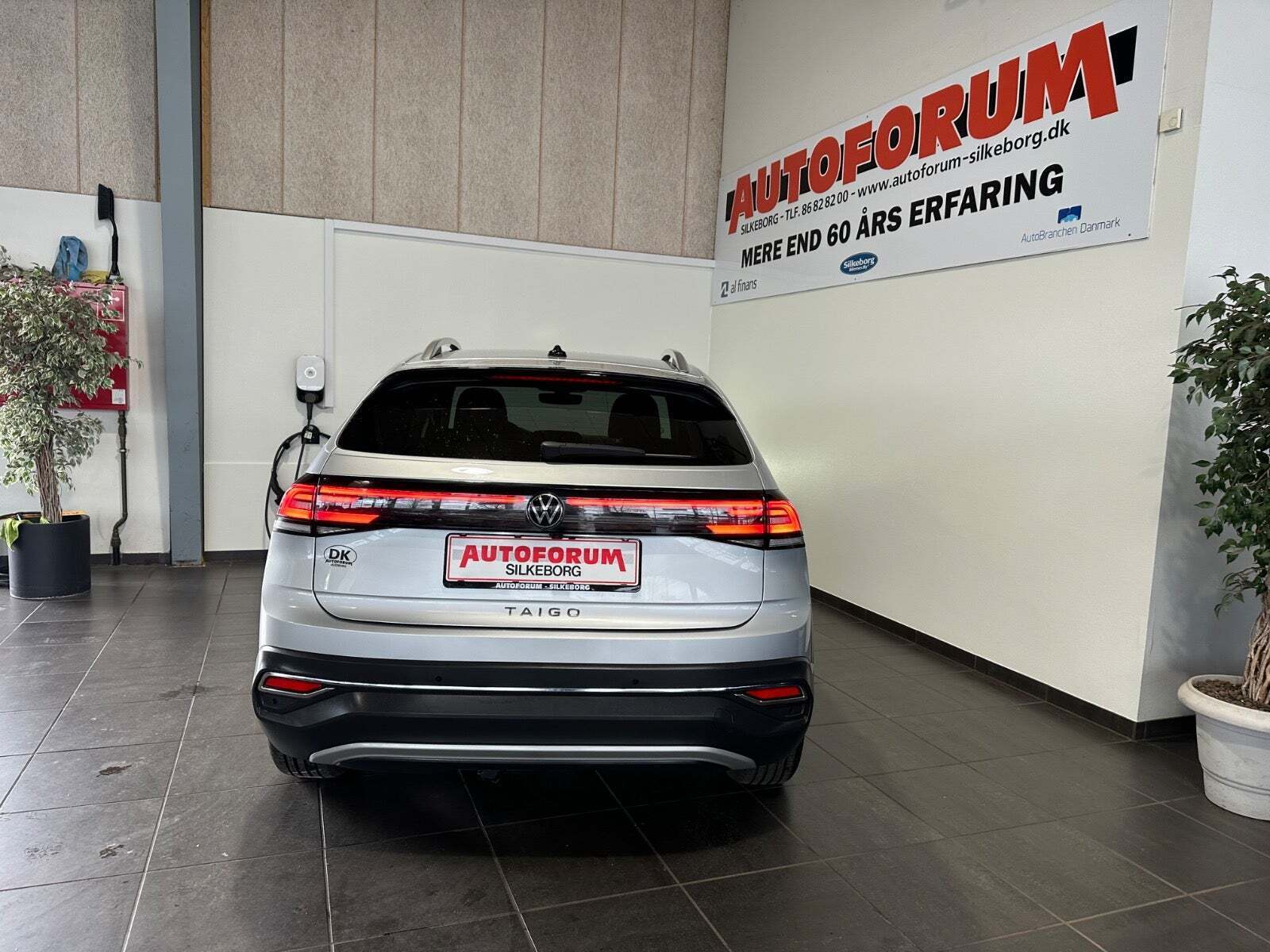Grå VW Taigo fra 2023