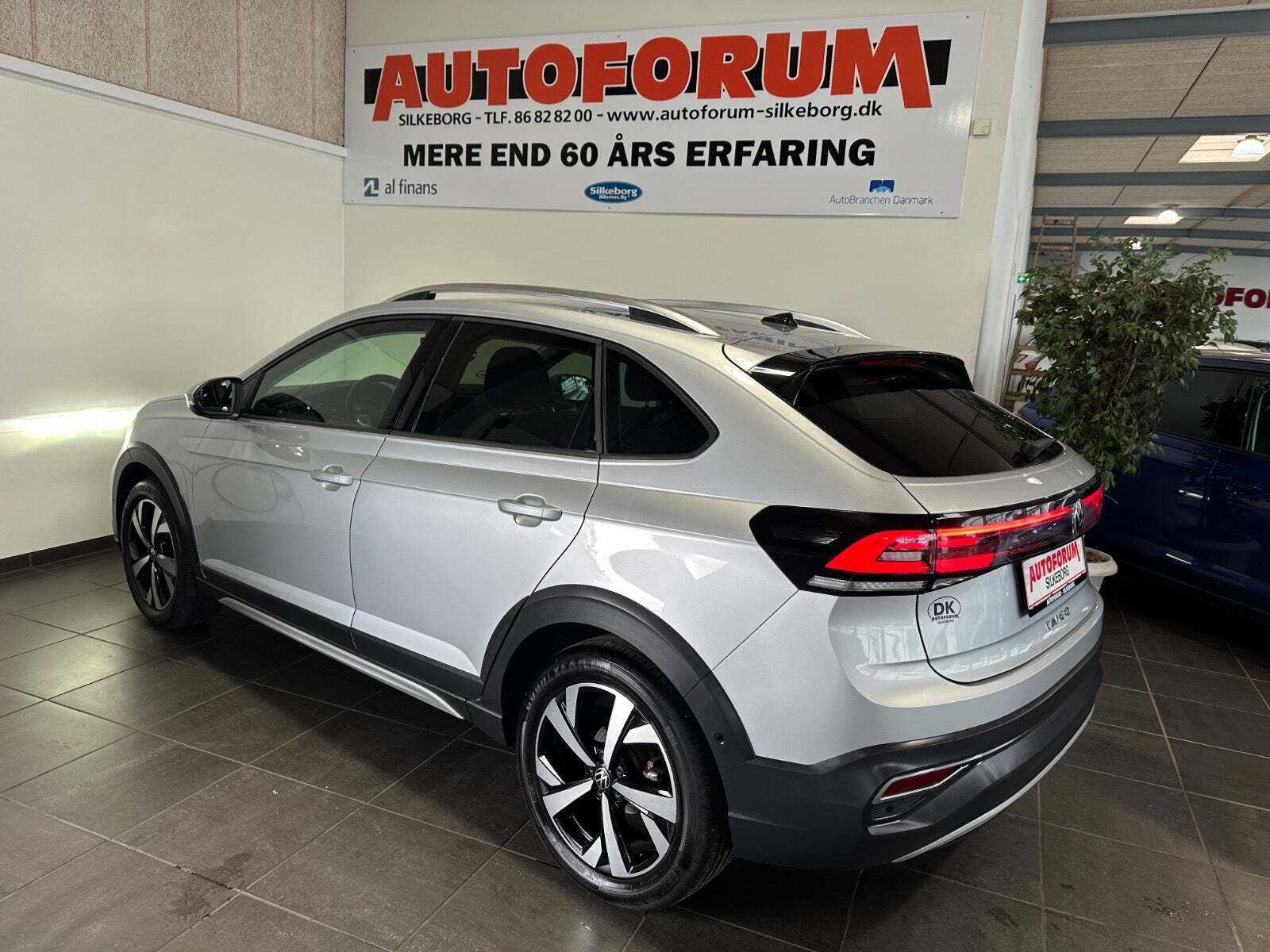 Grå VW Taigo fra 2023