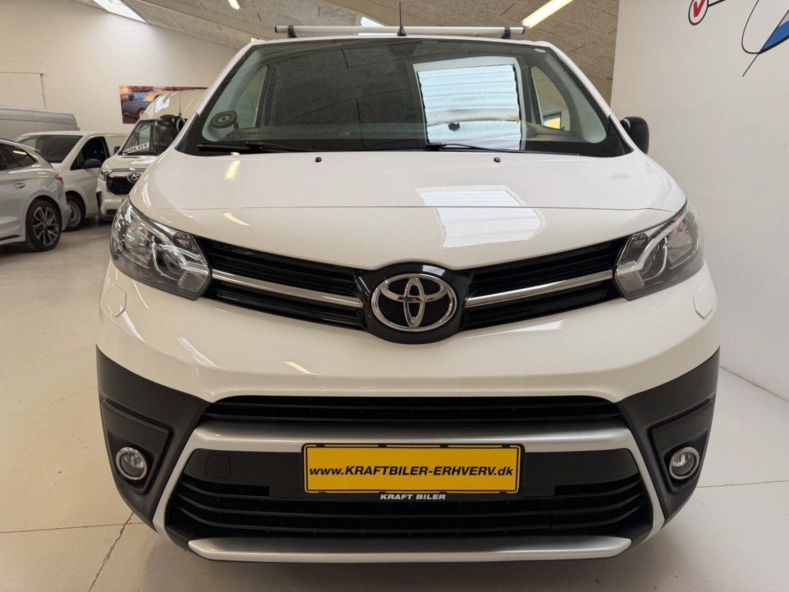 Hvid Toyota ProAce fra 2020