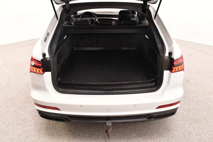 Hvid Audi A6 fra 2020