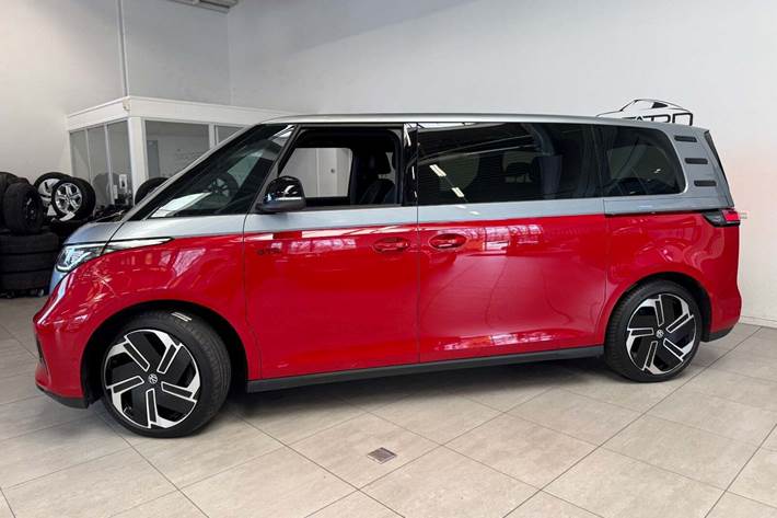 Rød VW ID.Buzz fra 2025