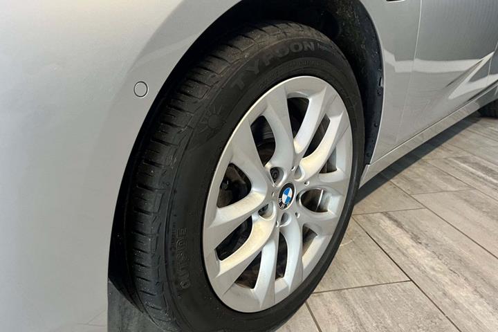 Sølv BMW 225xe fra 2019