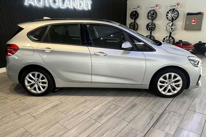 Sølv BMW 225xe fra 2019