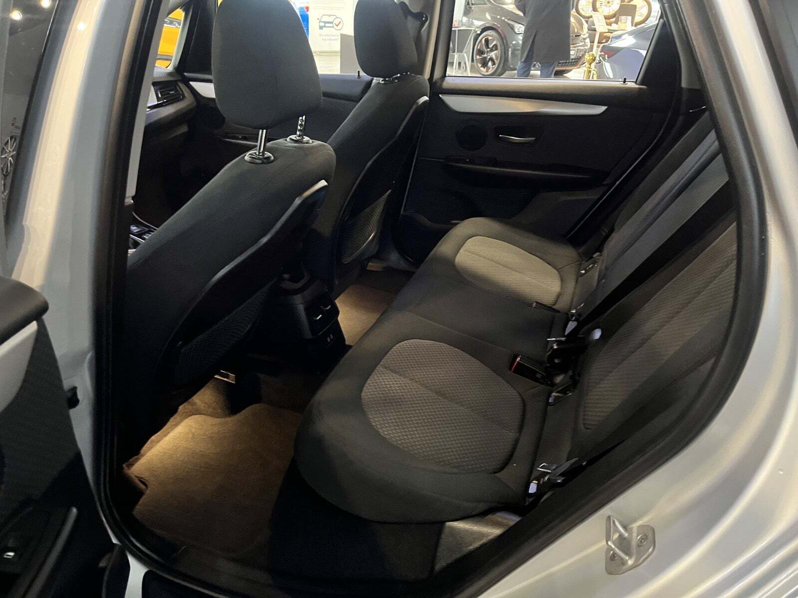 Sølv BMW 225xe fra 2019