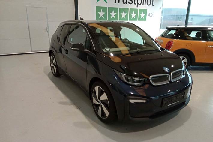 Blå BMW i3 fra 2021