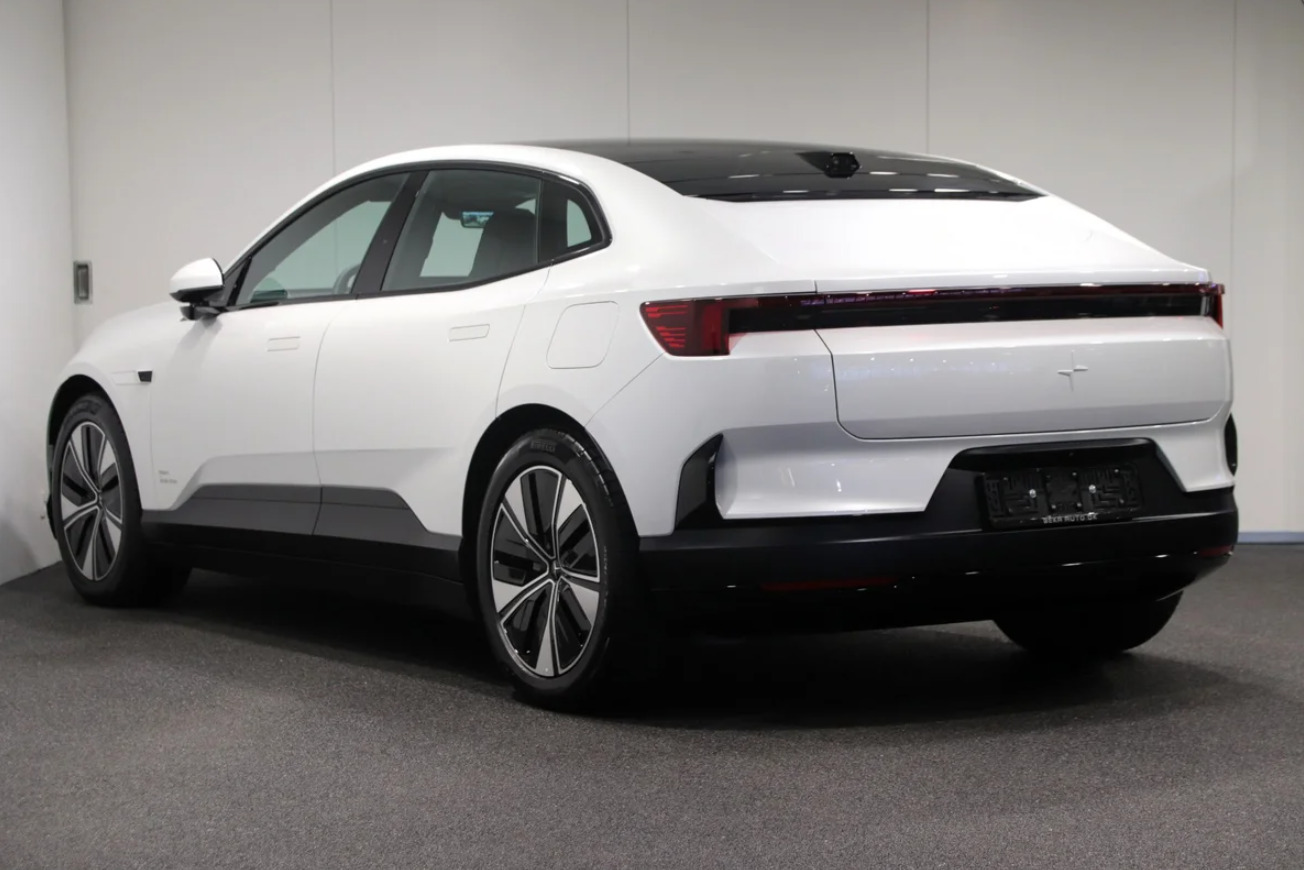 Polestar 4 Long Range AWD