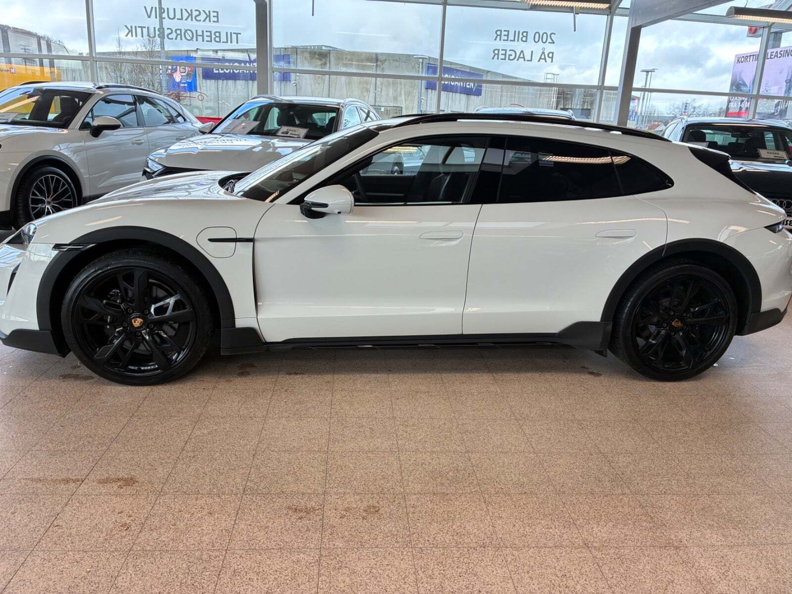 Porsche Taycan 4S Performance+ Cross Turismo