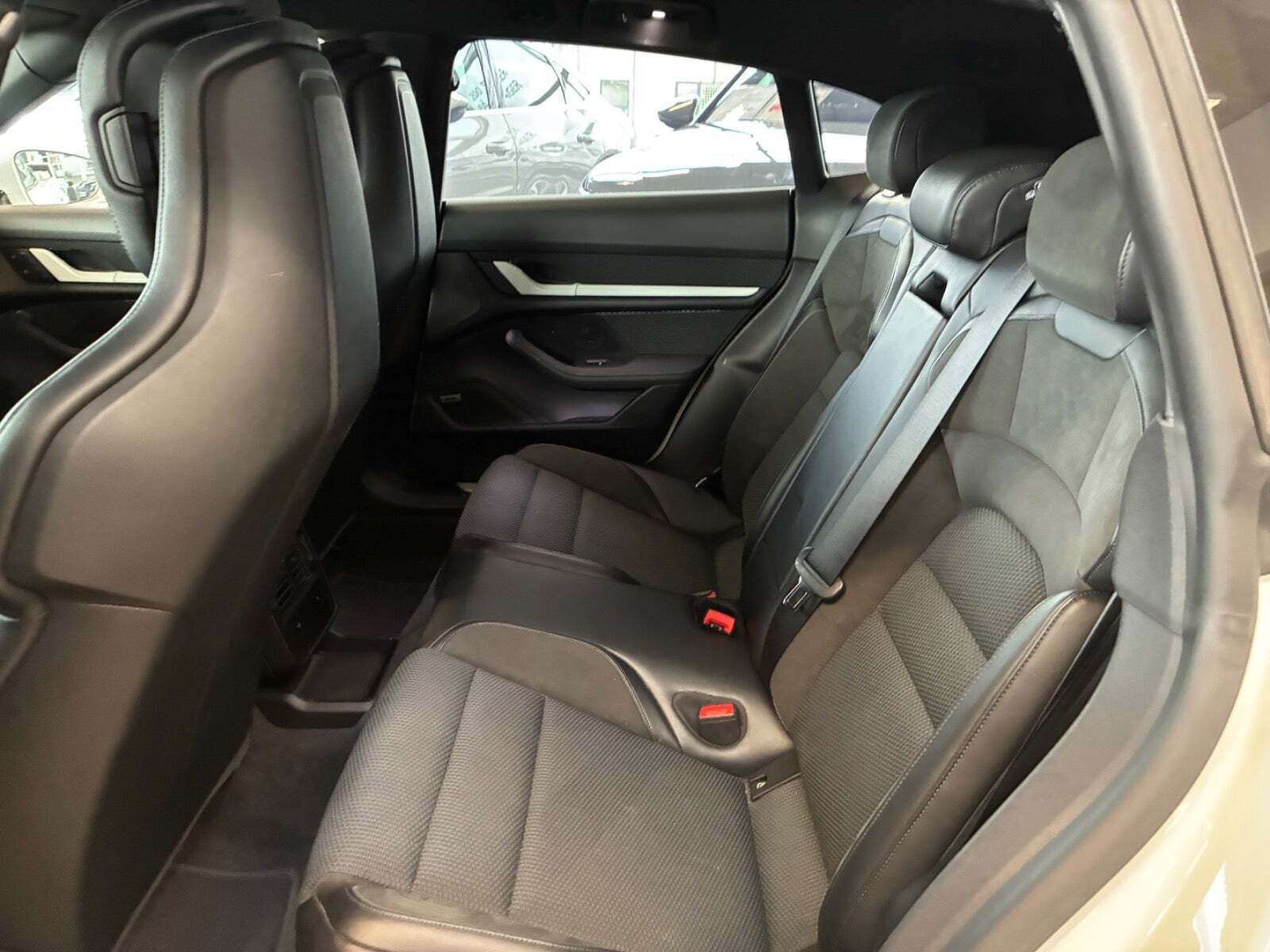 Porsche Taycan 4S Performance+ Cross Turismo