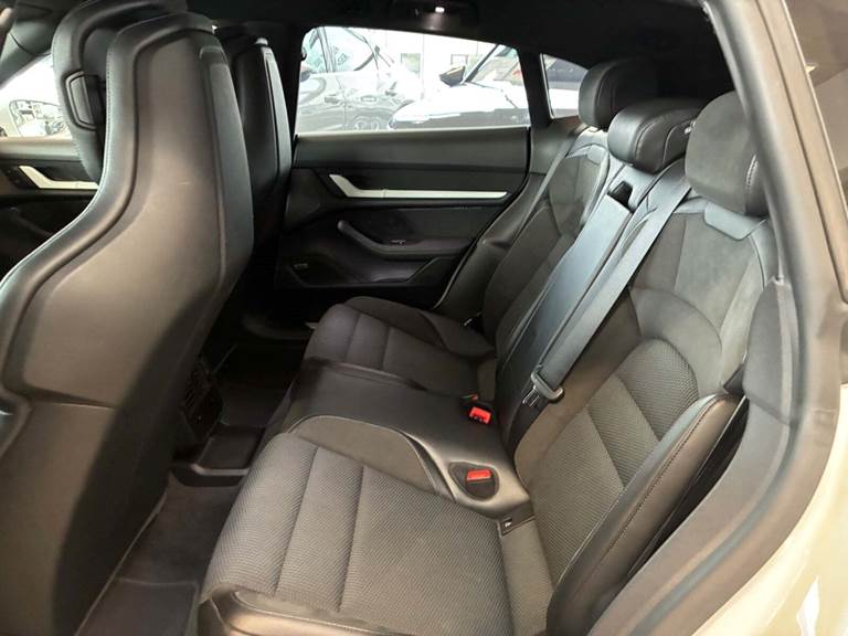 Porsche Taycan 4S Performance+ Cross Turismo