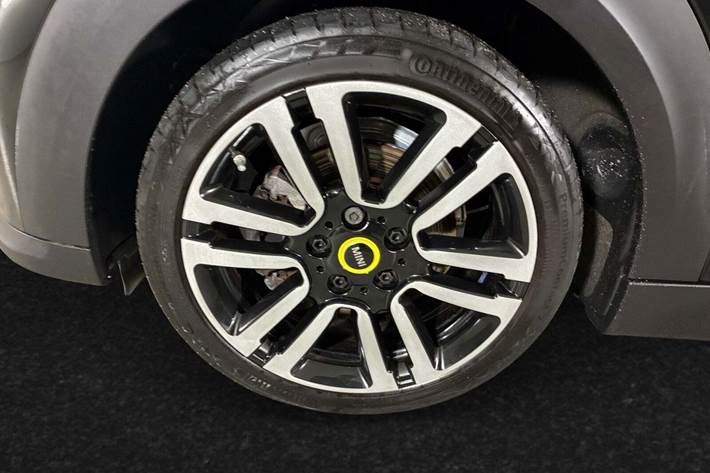 Sort Mini Cooper SE fra 2021