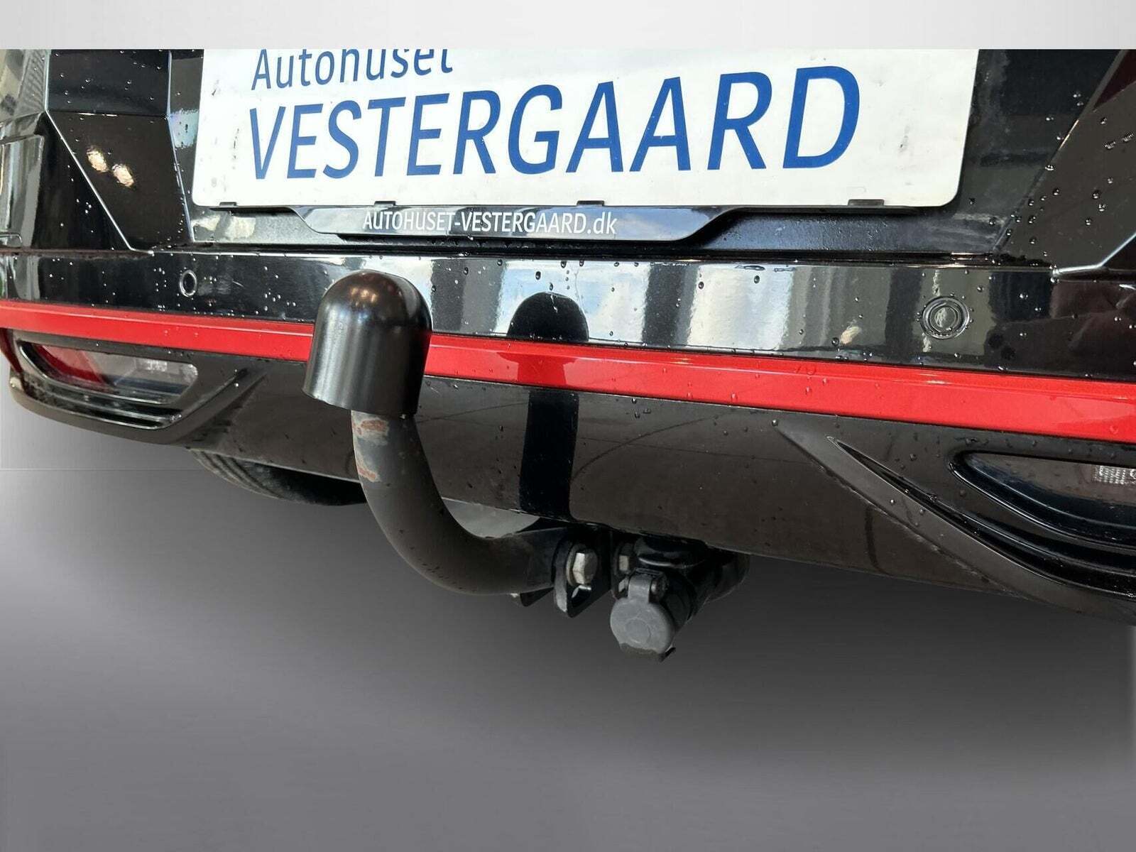 Rød Renault Megane E-Tech fra 2022