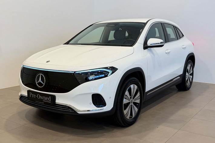 Hvid Mercedes EQA250+ fra 2025 set udefra