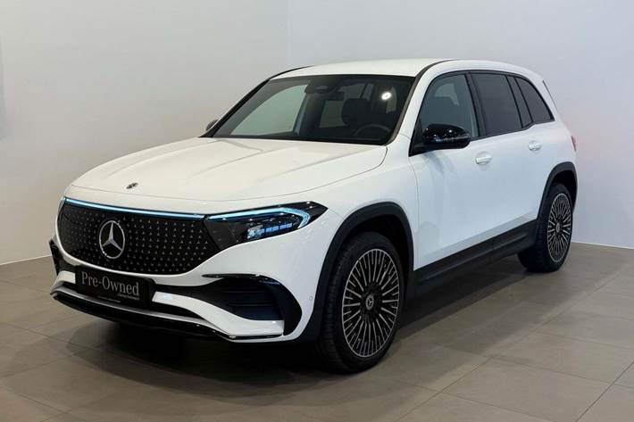 Hvid Mercedes EQB250+ fra 2025 set udefra