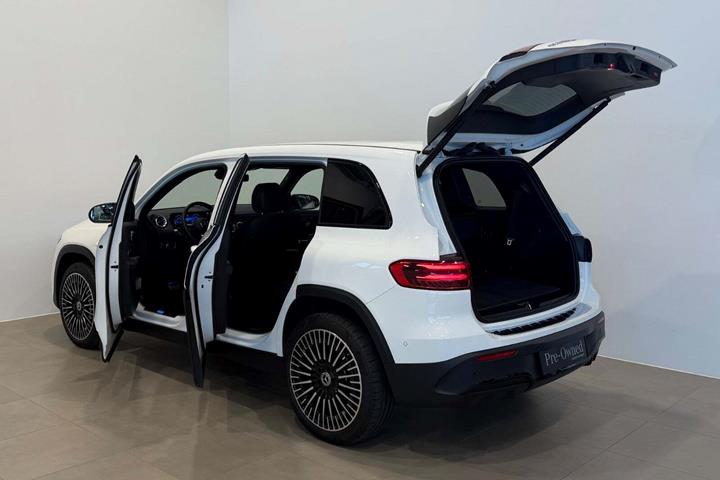 Hvid Mercedes EQB250+ fra 2025