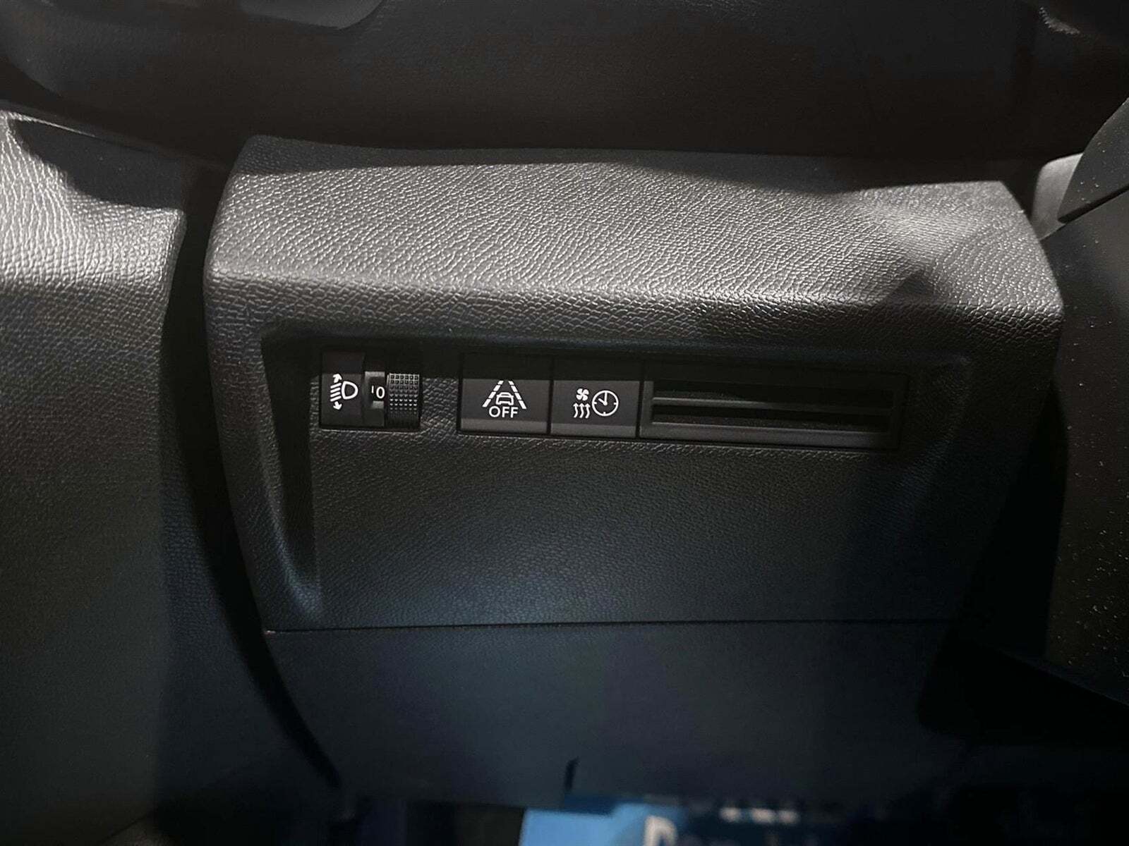 Brun Citroën ë-C4 fra 2022