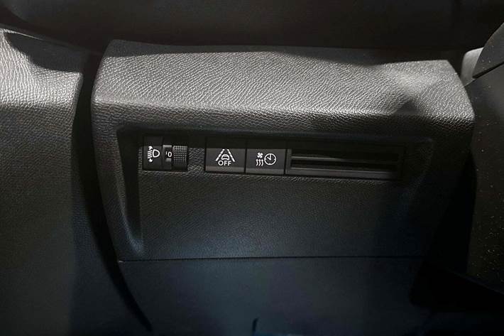 Brun Citroën ë-C4 fra 2022