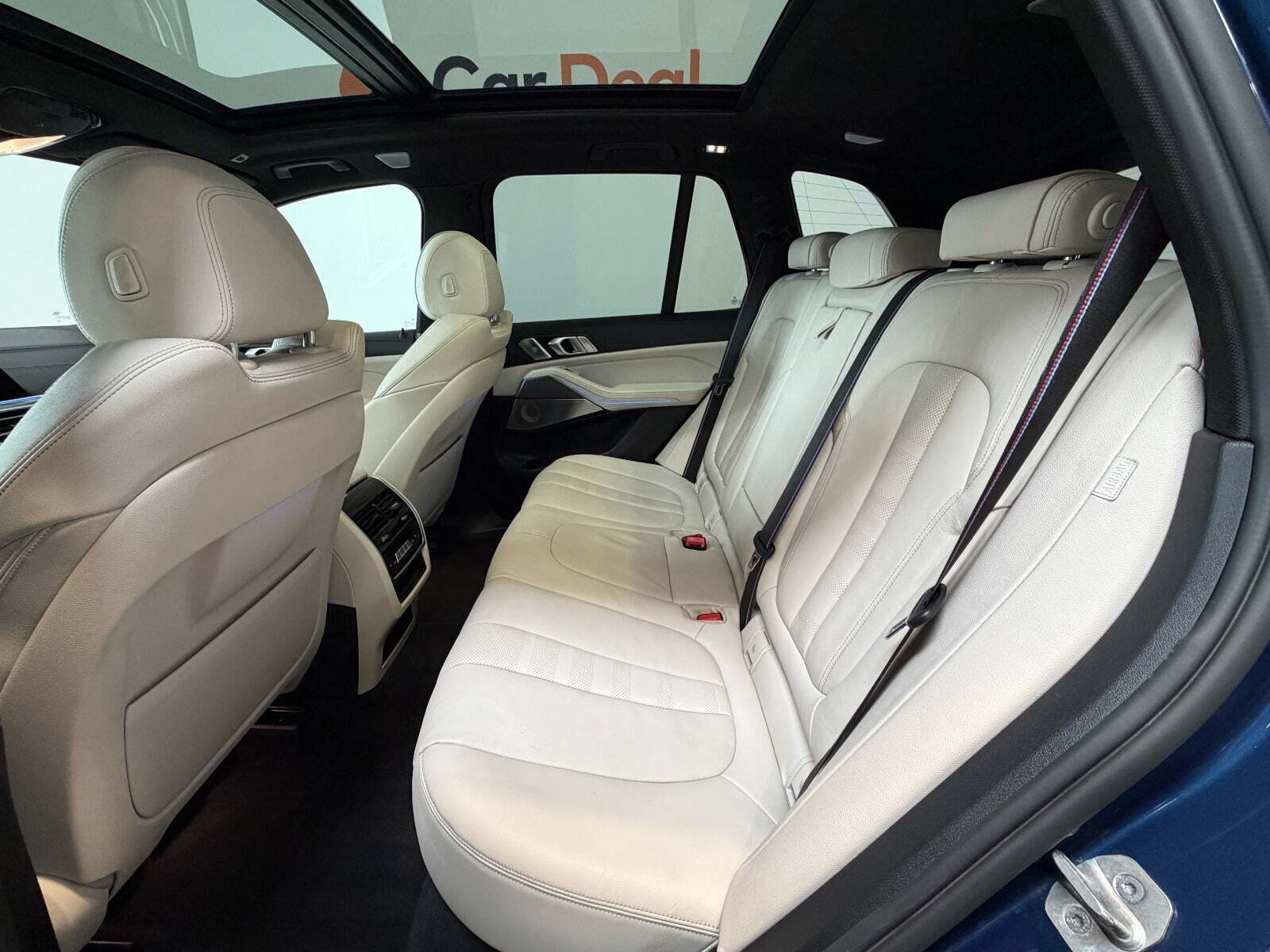 Blå BMW X5 fra 2022