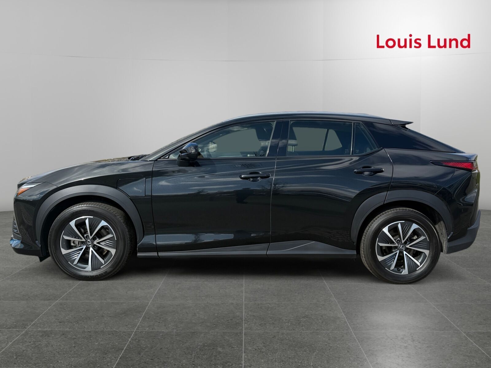 Sort Lexus RZ fra 2024