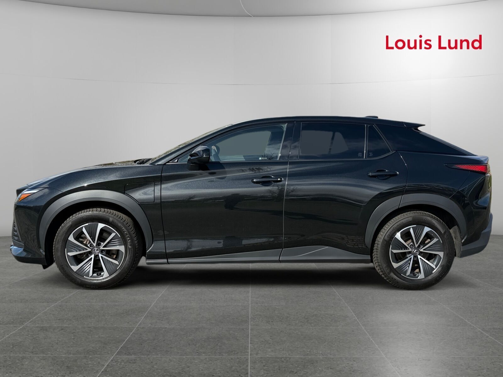 Sort Lexus RZ fra 2024