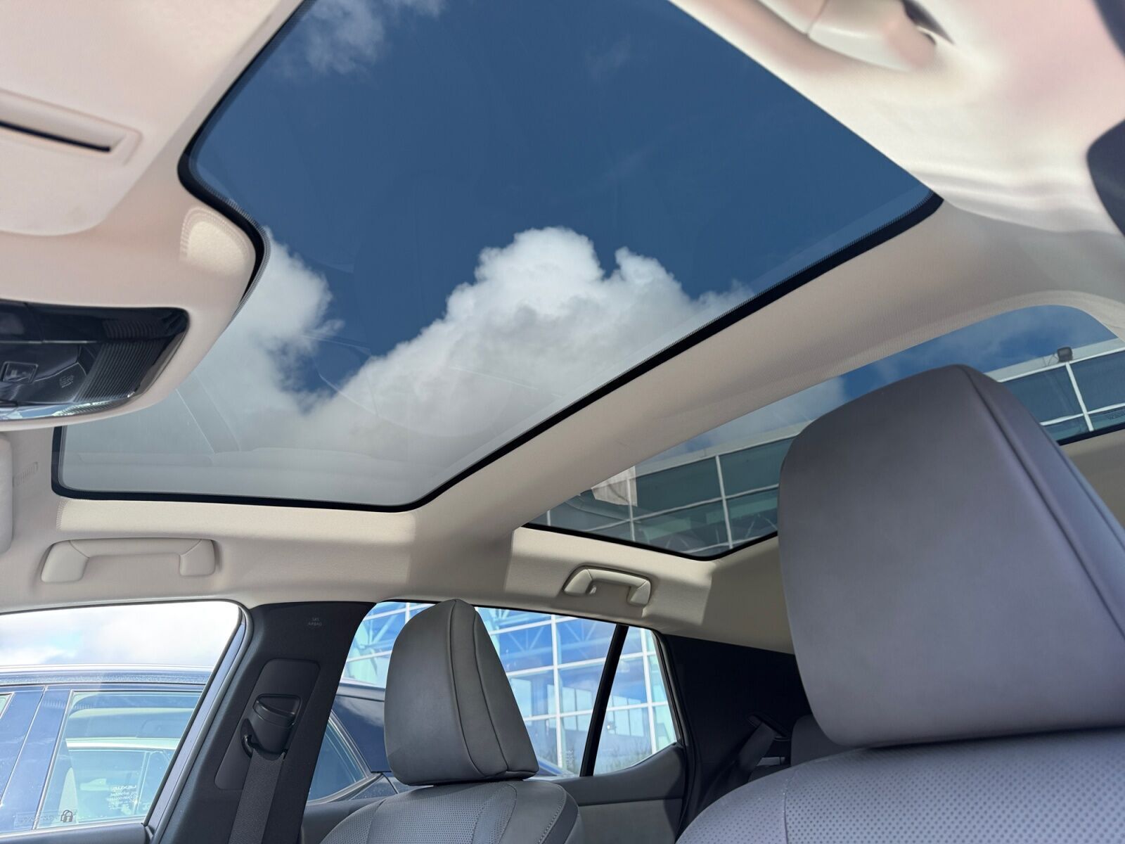 Sort Lexus RZ fra 2024