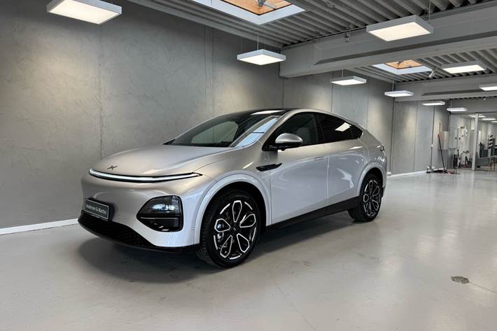 Grå Xpeng G6 fra 2026