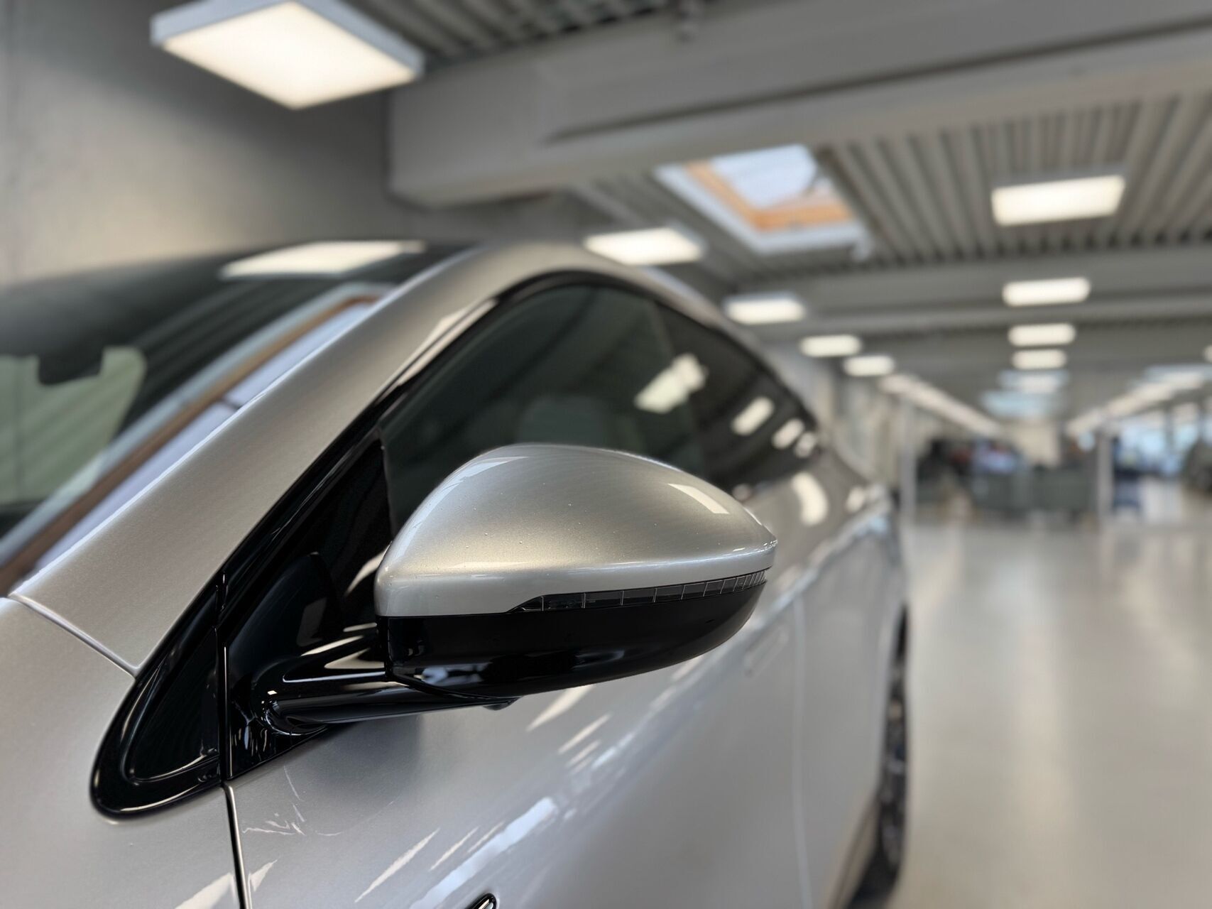 Grå Xpeng G6 fra 2026