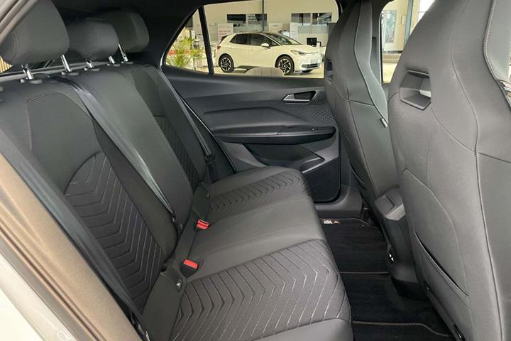 Hvid Cupra Born fra 2025