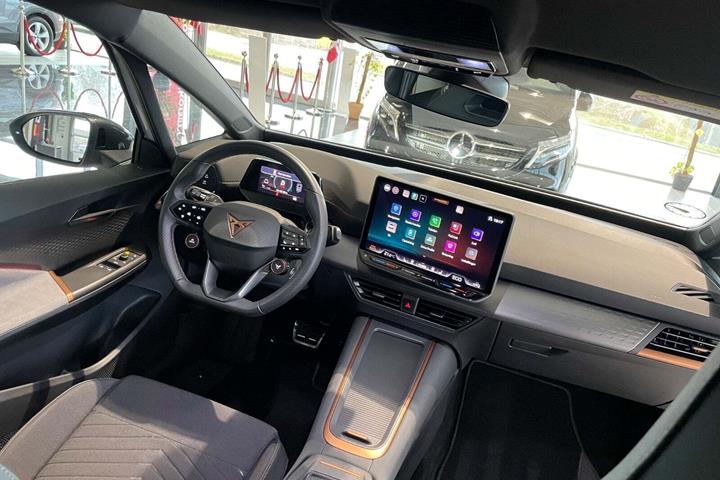 Hvid Cupra Born fra 2025