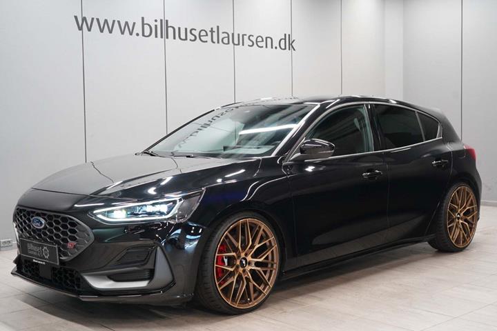 Sort Ford Focus fra 2023 set udefra