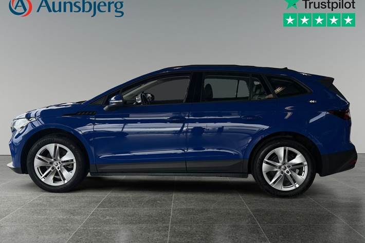 Blå Skoda Enyaq fra 2023