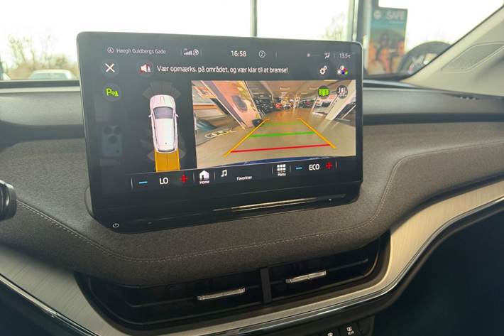 Blå Skoda Enyaq fra 2023